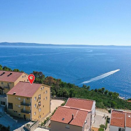 Awesome Apartment In Krvavica With Kitchen Εξωτερικό φωτογραφία